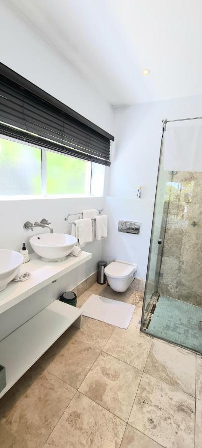 Finchley Guesthouse In Camps Bay Cape Town Oda fotoğraf